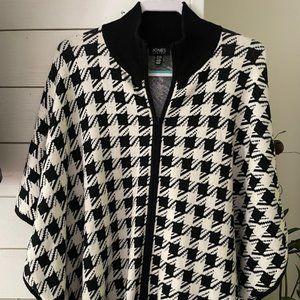 Jones New York Houndstooth Zip Cape/Cloak